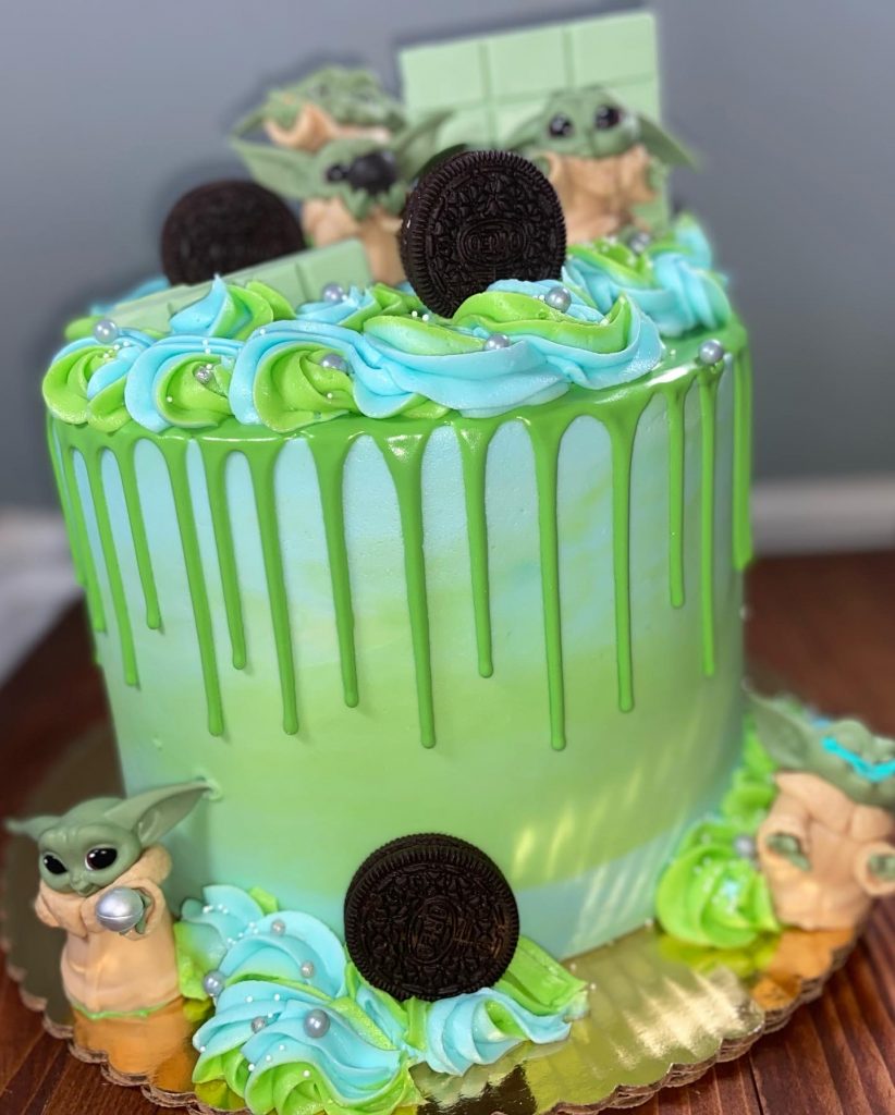 Baby Yoda Cake